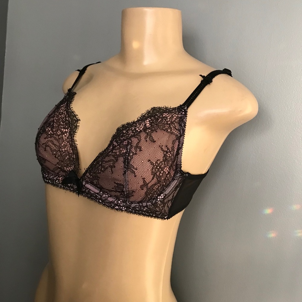 Victoria’s Secret lace bra 34b